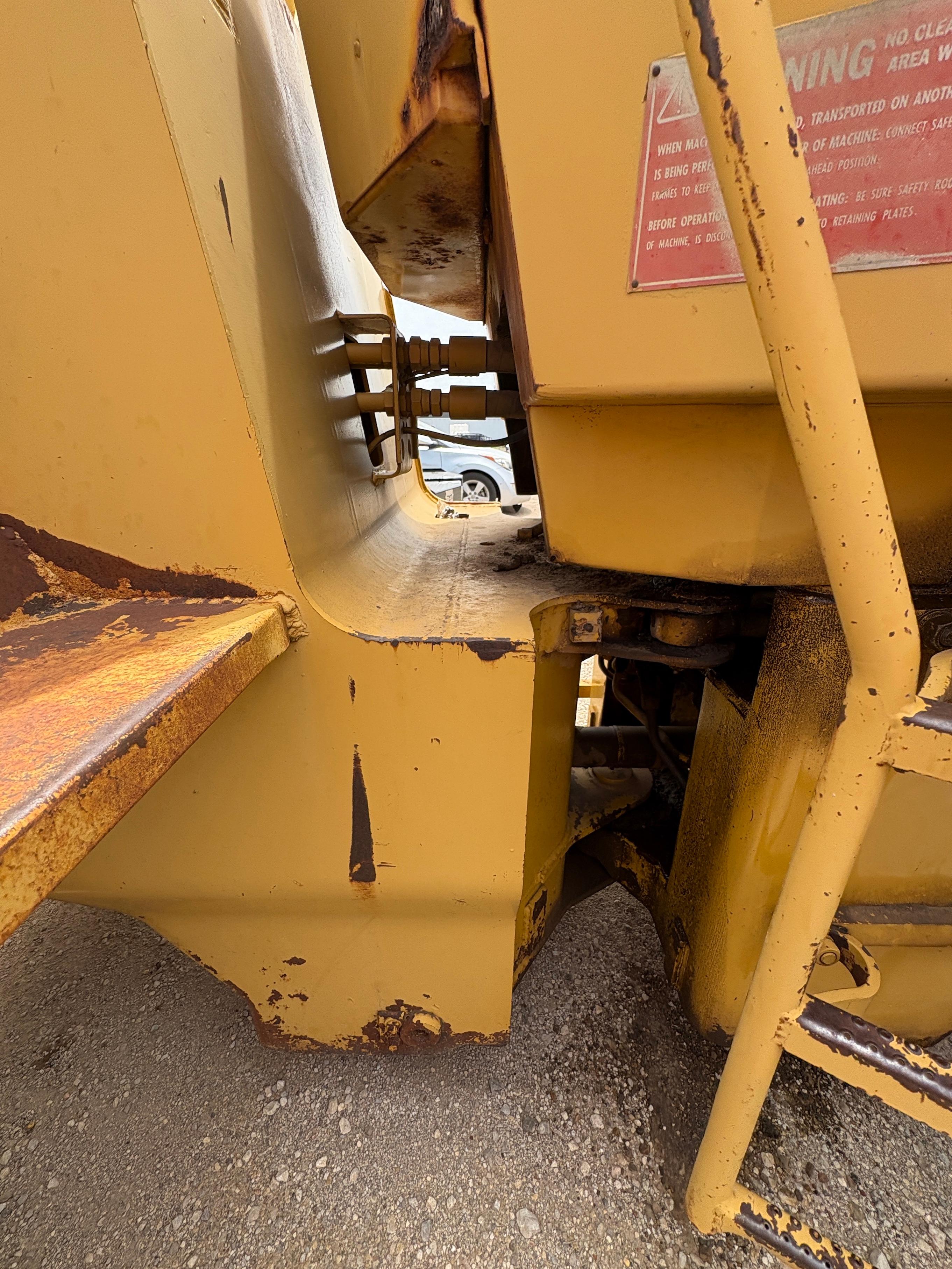 CATERPILLAR LOADER