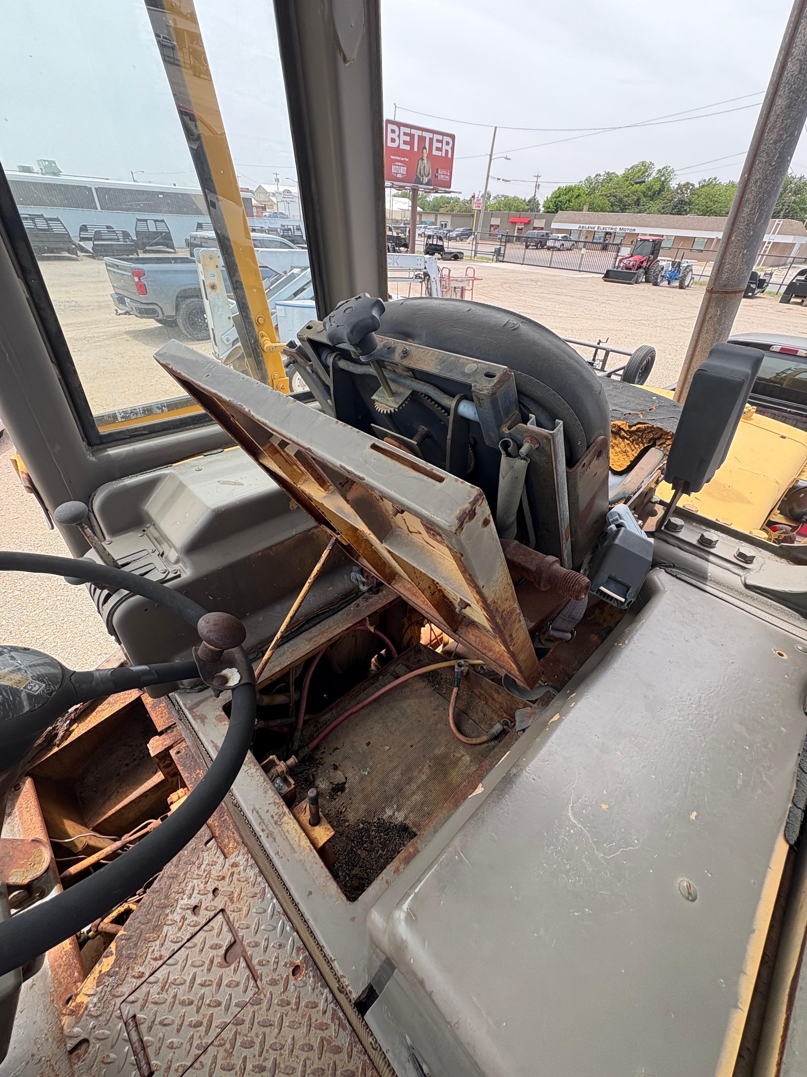 CATERPILLAR LOADER