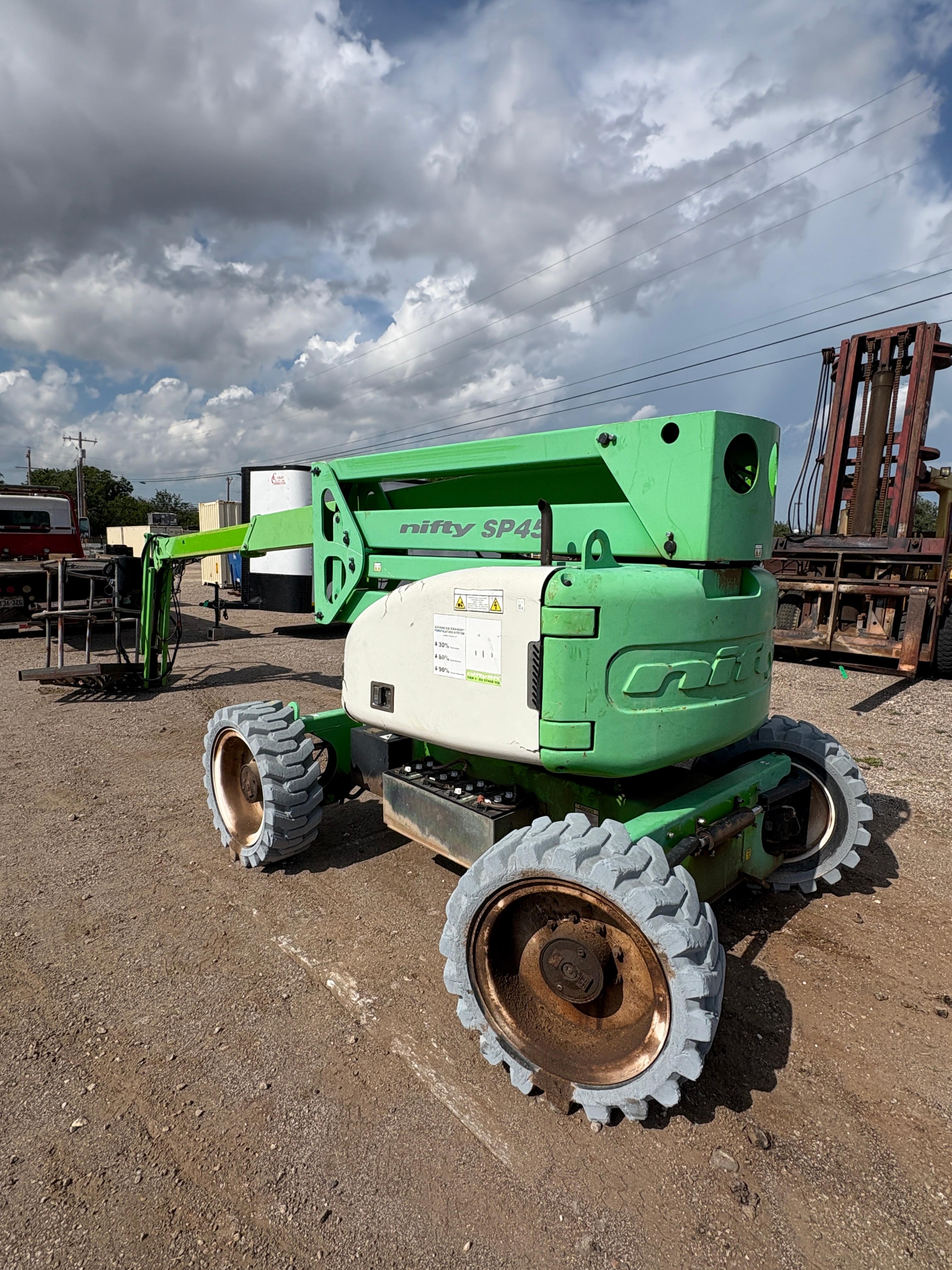 NIFTY SP45 BOOM LIFT