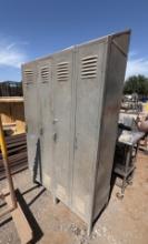 METAL LOCKERS