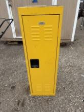 LOCKER