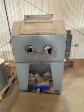 SAND BLASTING CABINET