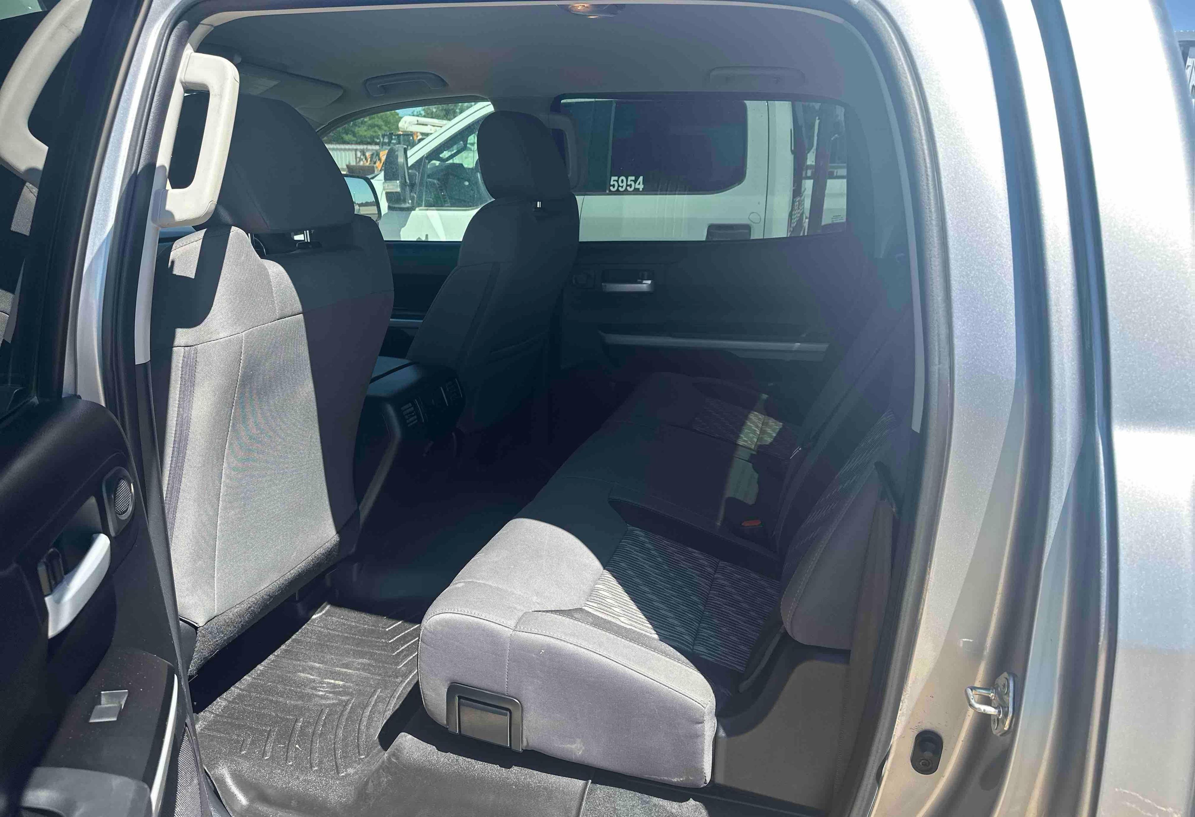 2020 Toyota Tundra Cr Max 4WD 5.7L V8 5TFDY5F18LX955681
