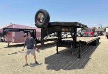 2012 Road Trail gooseneck trailer