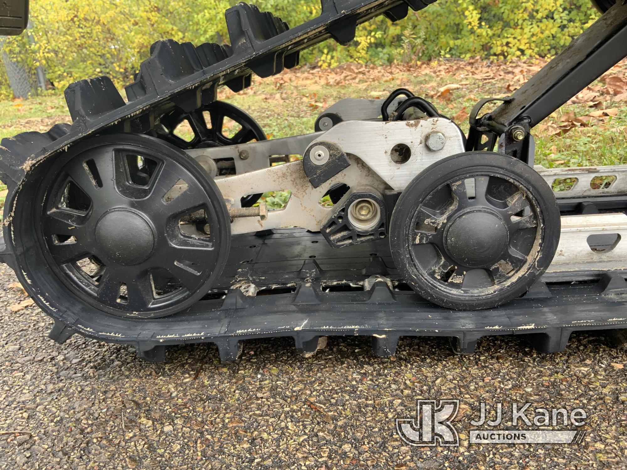 (Neenah, WI) 2010 Ski-Doo Tundra Rotax 550f Snowmobile No Title) (Runs & Moves) (Missing Handle on F
