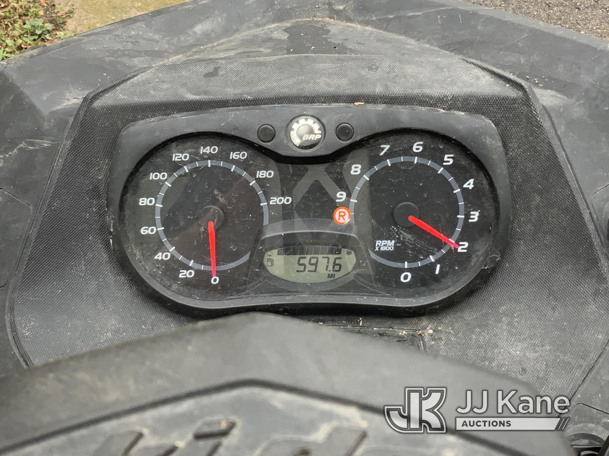 (Neenah, WI) 2010 Ski-Doo Tundra Rotax 550f Snowmobile No Title) (Runs & Moves) (Missing Handle on F