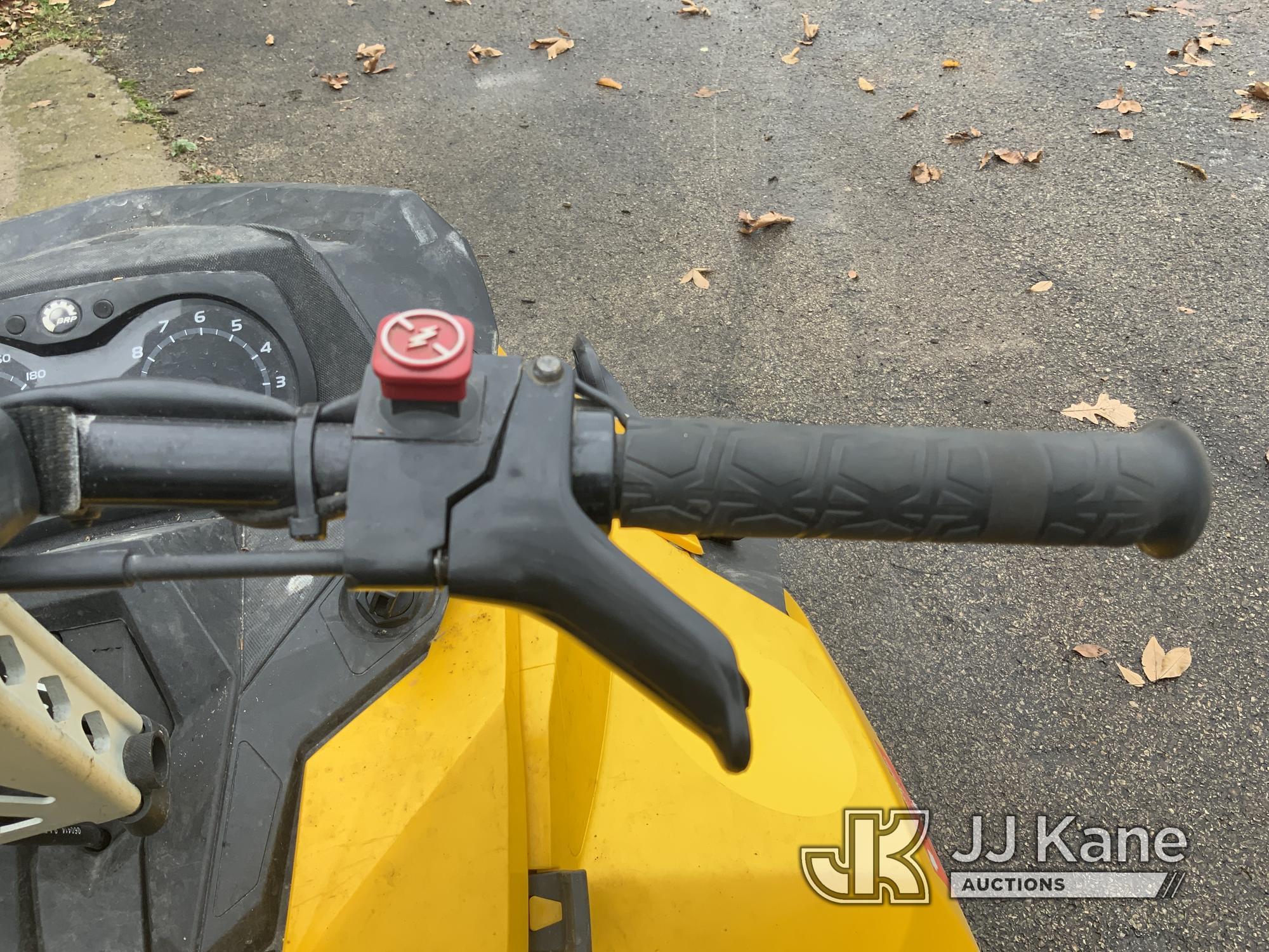 (Neenah, WI) 2010 Ski-Doo Tundra Rotax 550f Snowmobile No Title) (Runs & Moves) (Missing Handle on F