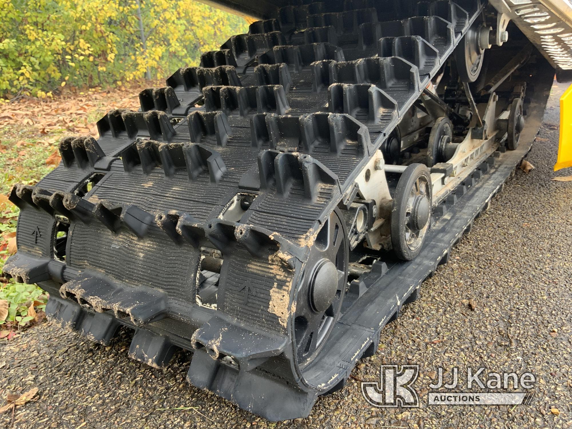 (Neenah, WI) 2010 Ski-Doo Tundra Rotax 550f Snowmobile No Title) (Runs & Moves) (Missing Handle on F
