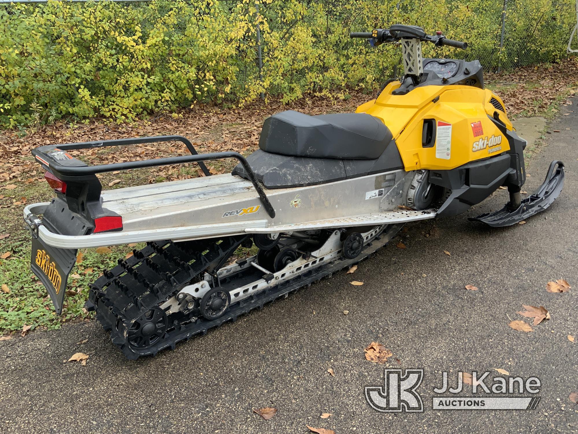 (Neenah, WI) 2010 Ski-Doo Tundra Rotax 550f Snowmobile No Title) (Runs & Moves) (Missing Handle on F