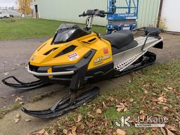 (Neenah, WI) 2010 Ski-Doo Tundra Rotax 550f Snowmobile No Title) (Runs & Moves) (Missing Handle on F