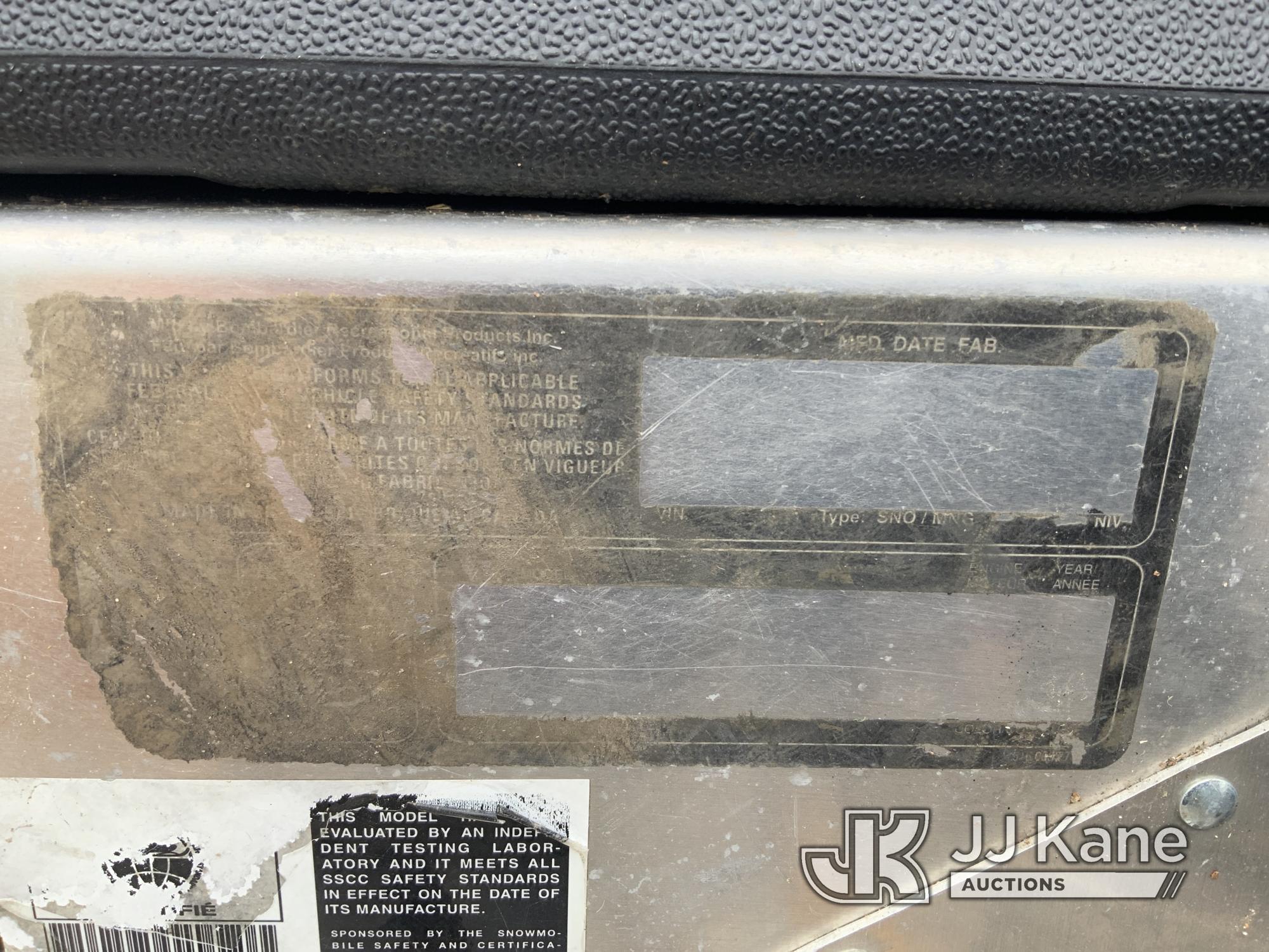 (Neenah, WI) 2010 Ski-Doo Tundra Rotax 550f Snowmobile No Title) (Runs & Moves) (Missing Handle on F