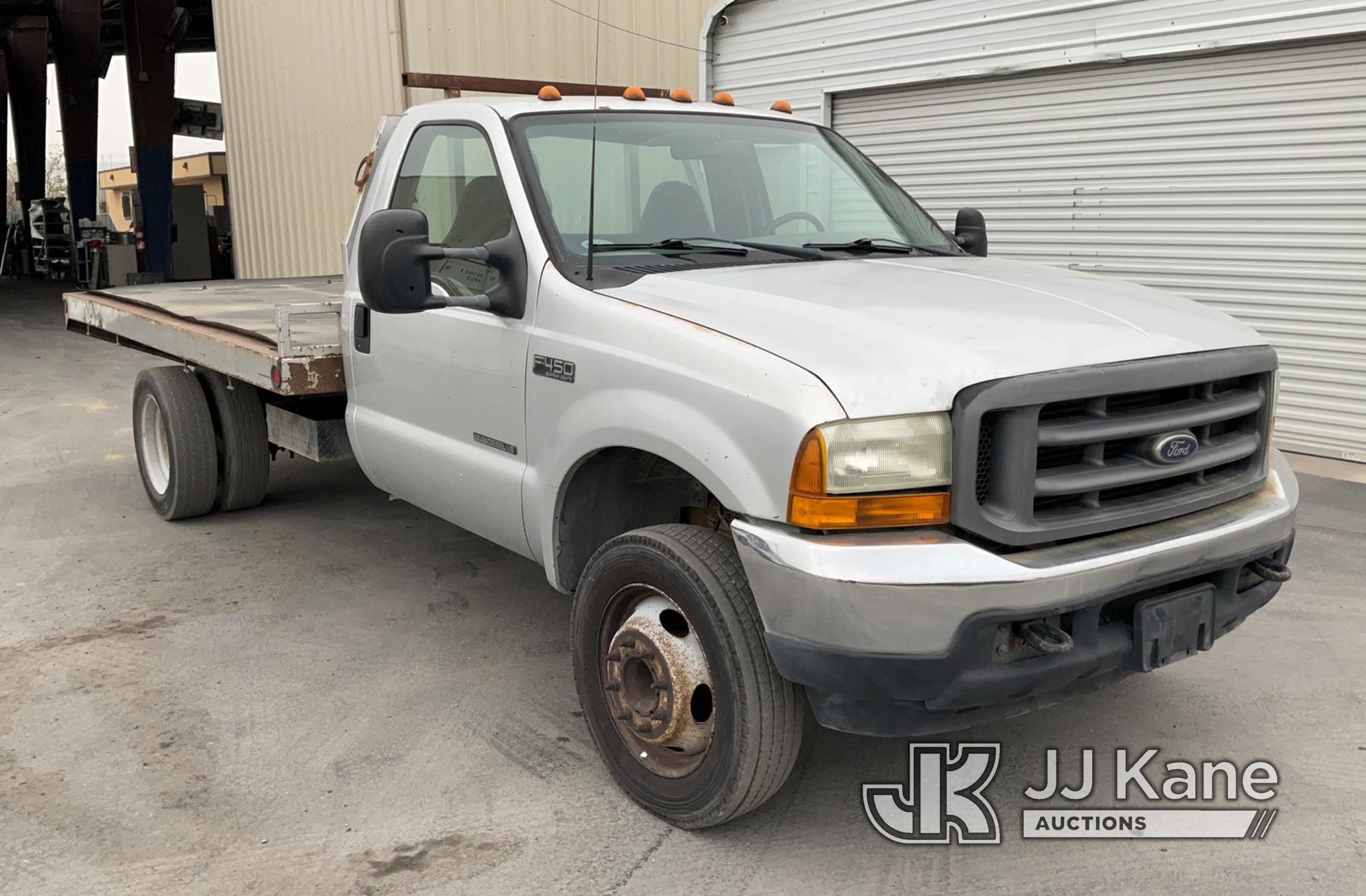(Jurupa Valley, CA) 2001 Ford F450 Flatbed Truck Runs & Moves, Left Turn Signal Out, Has open recall