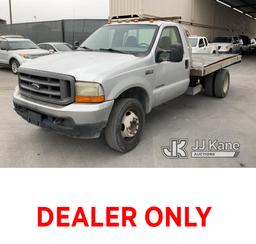 (Jurupa Valley, CA) 2001 Ford F450 Flatbed Truck Runs & Moves, Left Turn Signal Out, Has open recall