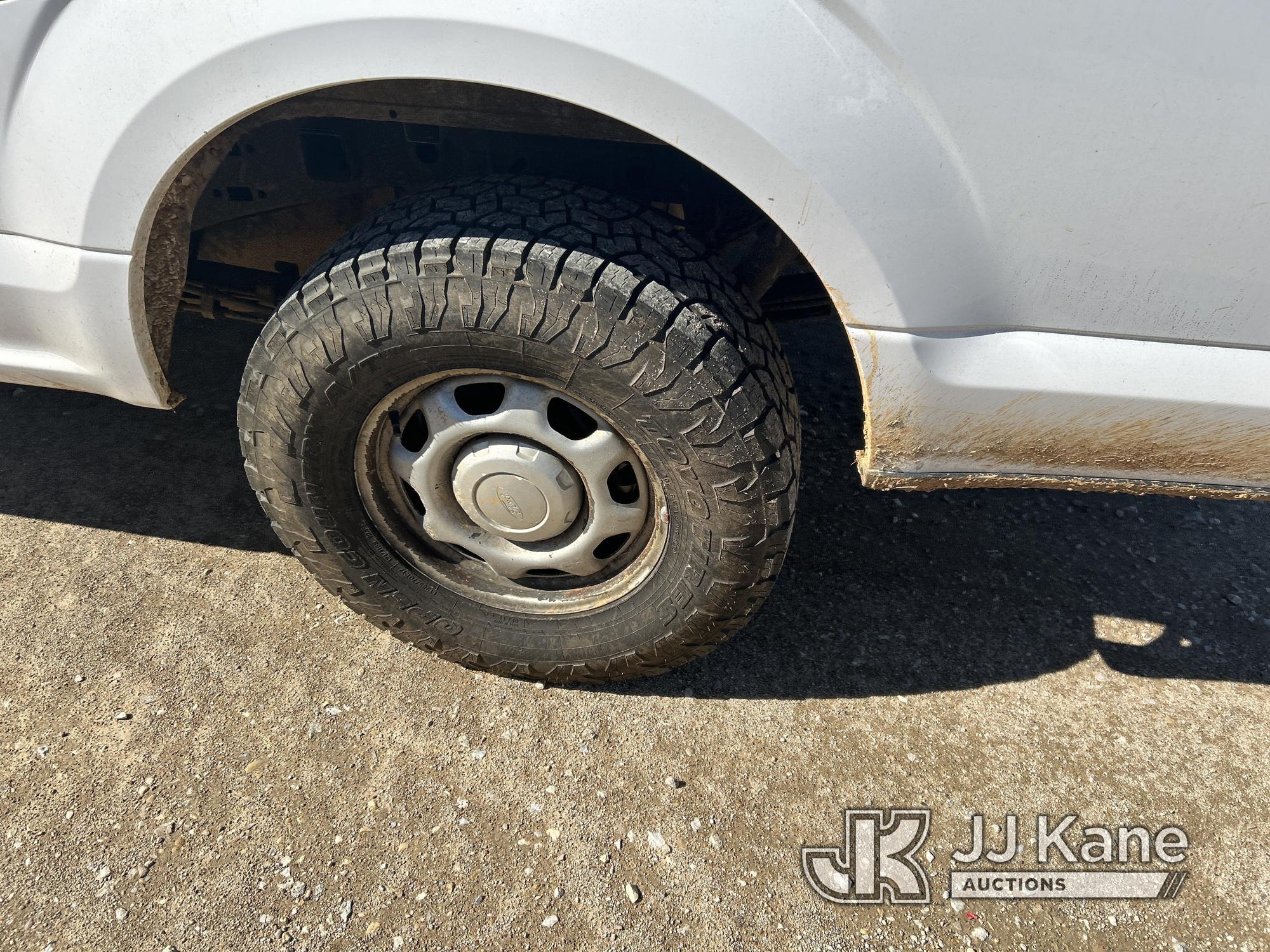 (Waxahachie, TX) 2016 Ford F150 4x4 Extended-Cab Pickup Truck Runs & Moves, Cracked Windshield