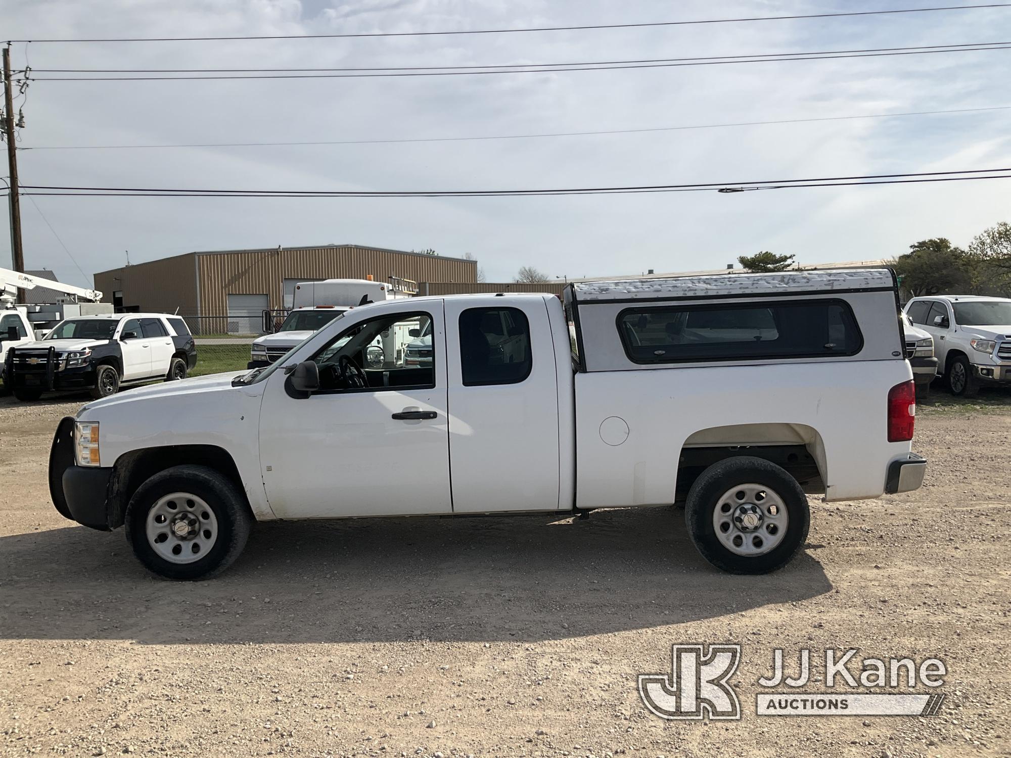 (Waxahachie, TX) 2008 Chevrolet Silverado 1500 Extended-Cab Pickup Truck, City of Plano Owned Runs &