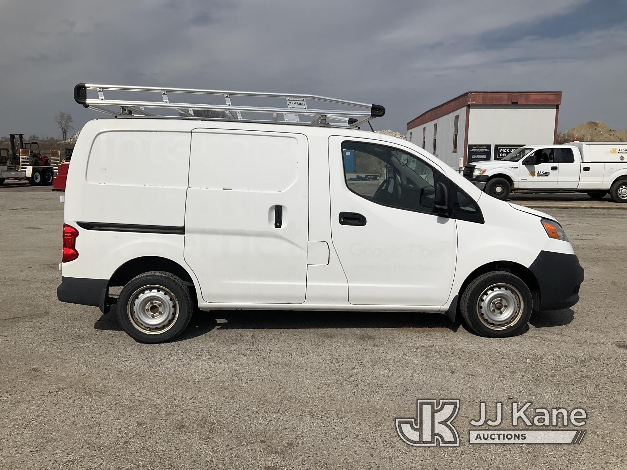 (Kansas City, MO) 2016 Nissan NV200 Cargo Van Runs & Moves)  (Jump To Start, Mileage Button Inoperab