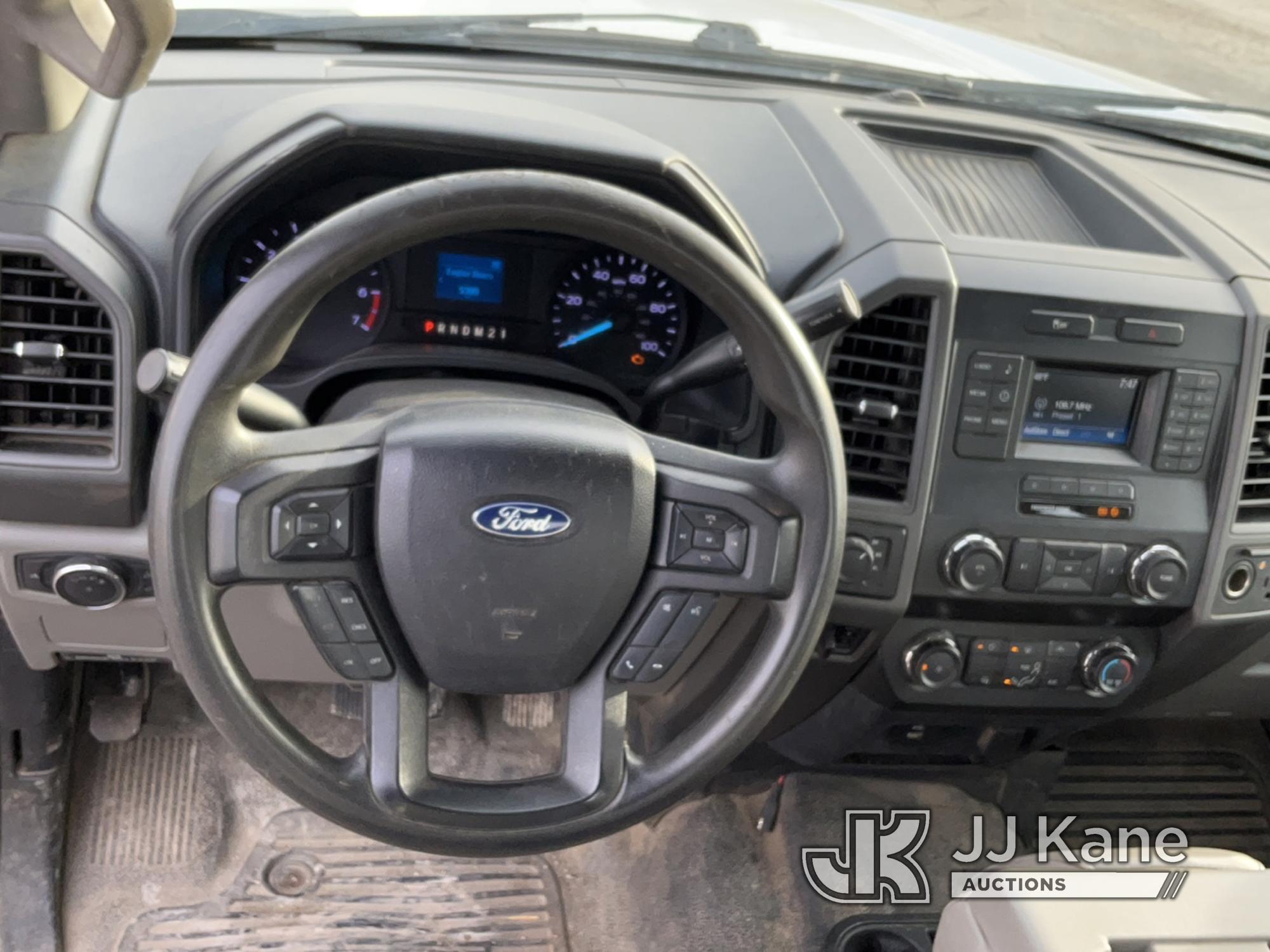 (Bloomington, IL) 2019 Ford F250 4x4 Extended-Cab Service Truck Runs & Moves) (Check Engine Light On