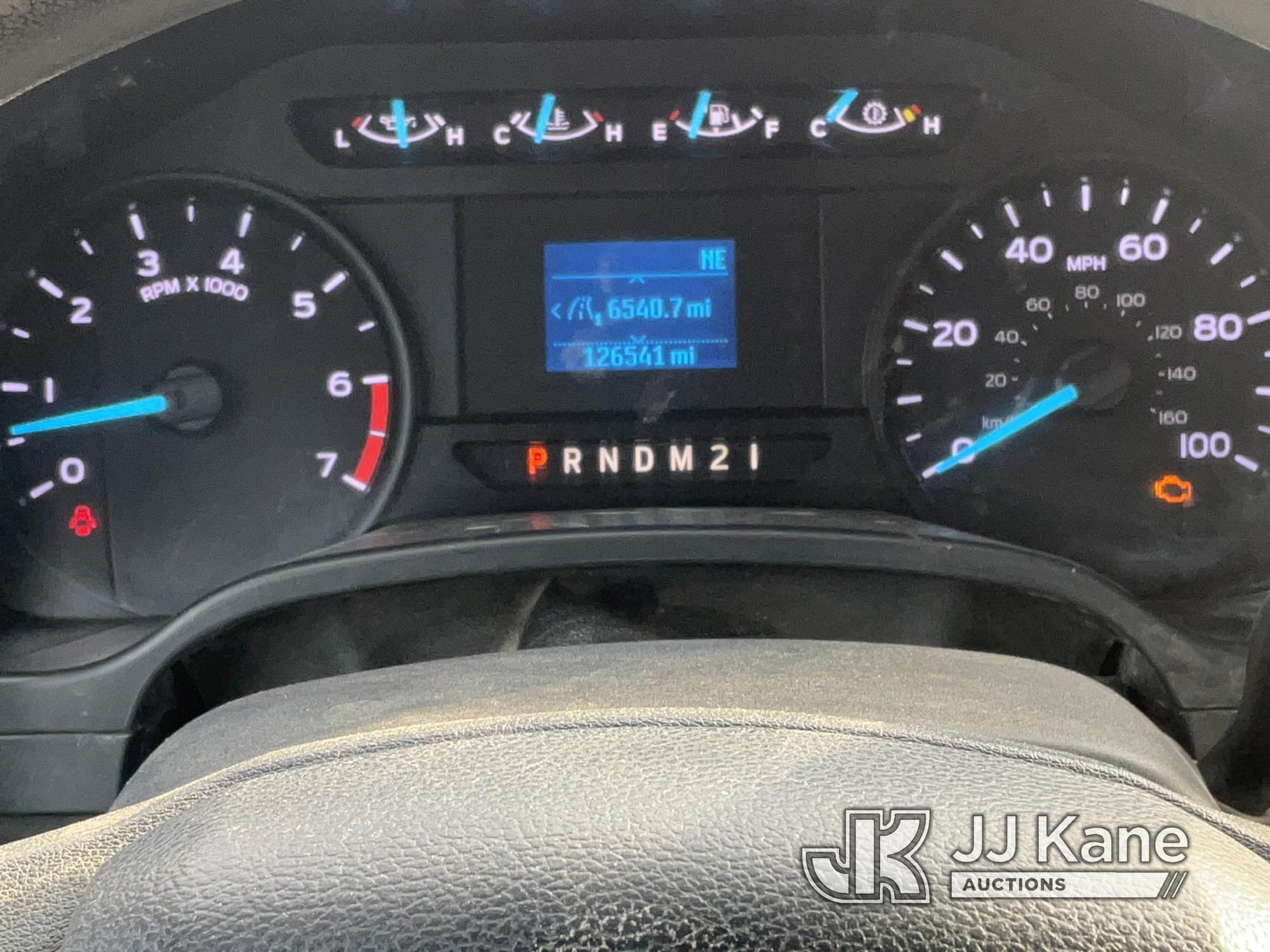 (Bloomington, IL) 2019 Ford F250 4x4 Extended-Cab Service Truck Runs & Moves) (Check Engine Light On