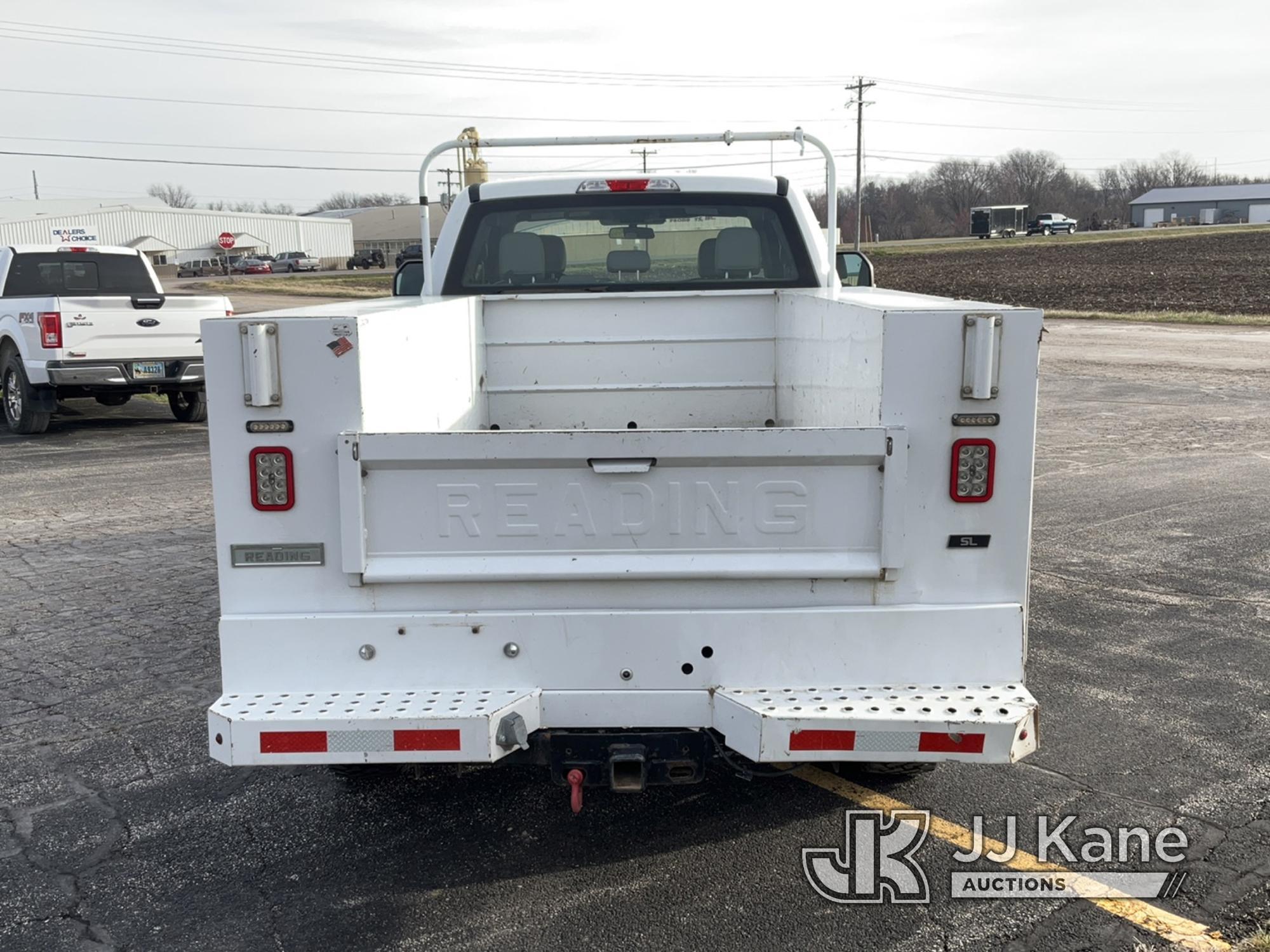 (Bloomington, IL) 2019 Ford F250 4x4 Extended-Cab Service Truck Runs & Moves) (Check Engine Light On