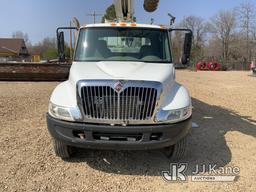 (Sallisaw, OK) Altec D2055-TR, Digger Derrick rear mounted on 2003 International 4400 T/A Flatbed/Ut