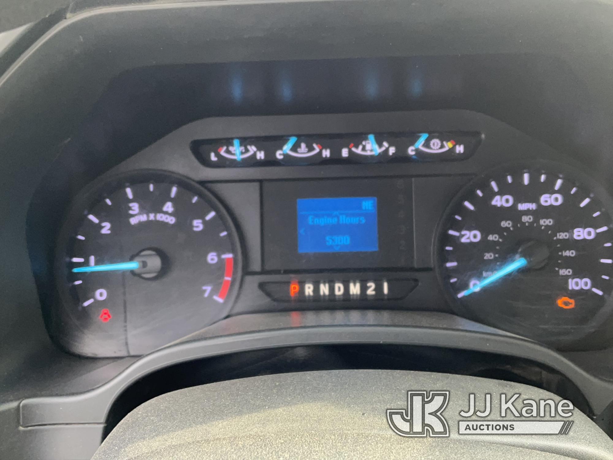 (Bloomington, IL) 2019 Ford F250 4x4 Extended-Cab Service Truck Runs & Moves) (Check Engine Light On