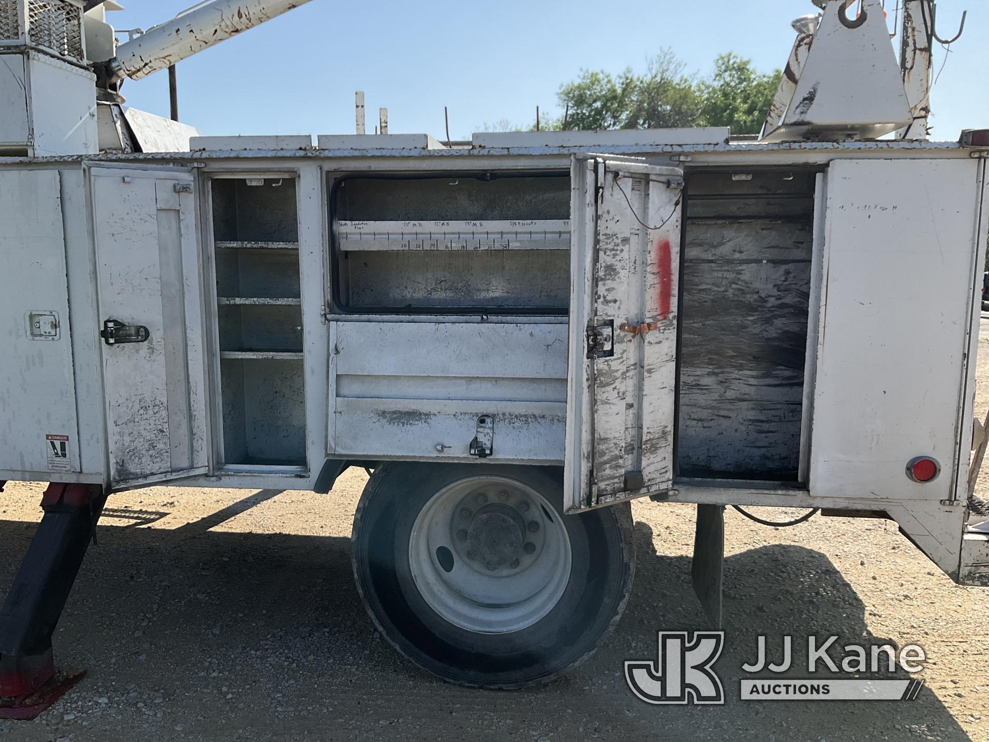 (San Antonio, TX) HiRanger 5FC-55, Bucket Truck mounted behind cab on 2002 Ford F750 Utility Truck R