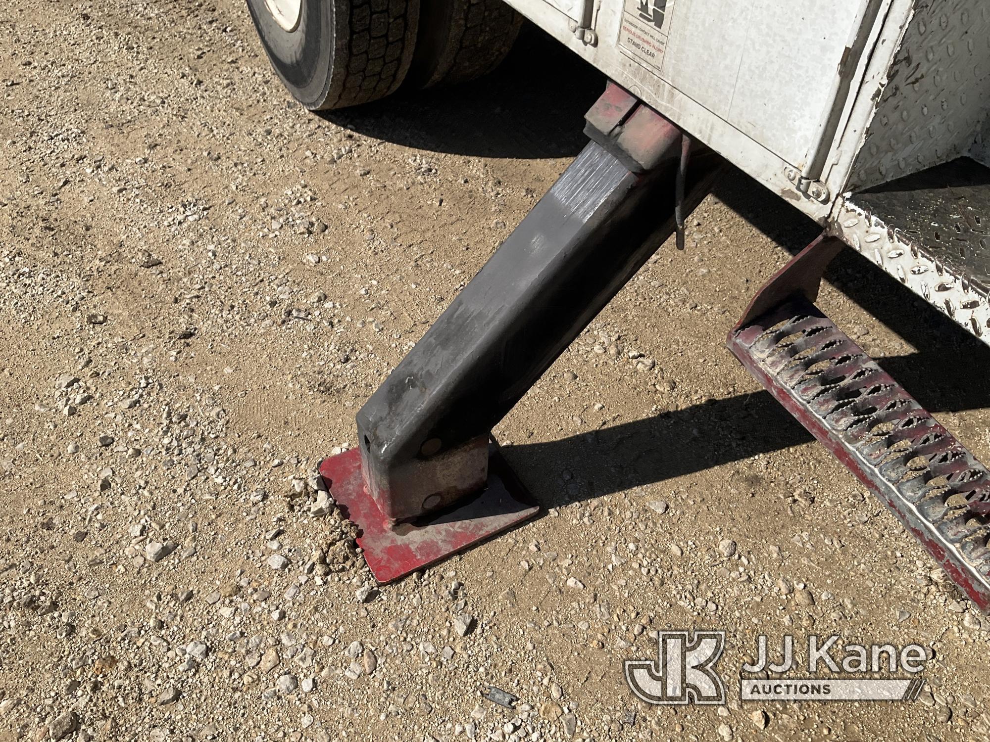 (San Antonio, TX) HiRanger 5FC-55, Bucket Truck mounted behind cab on 2002 Ford F750 Utility Truck R