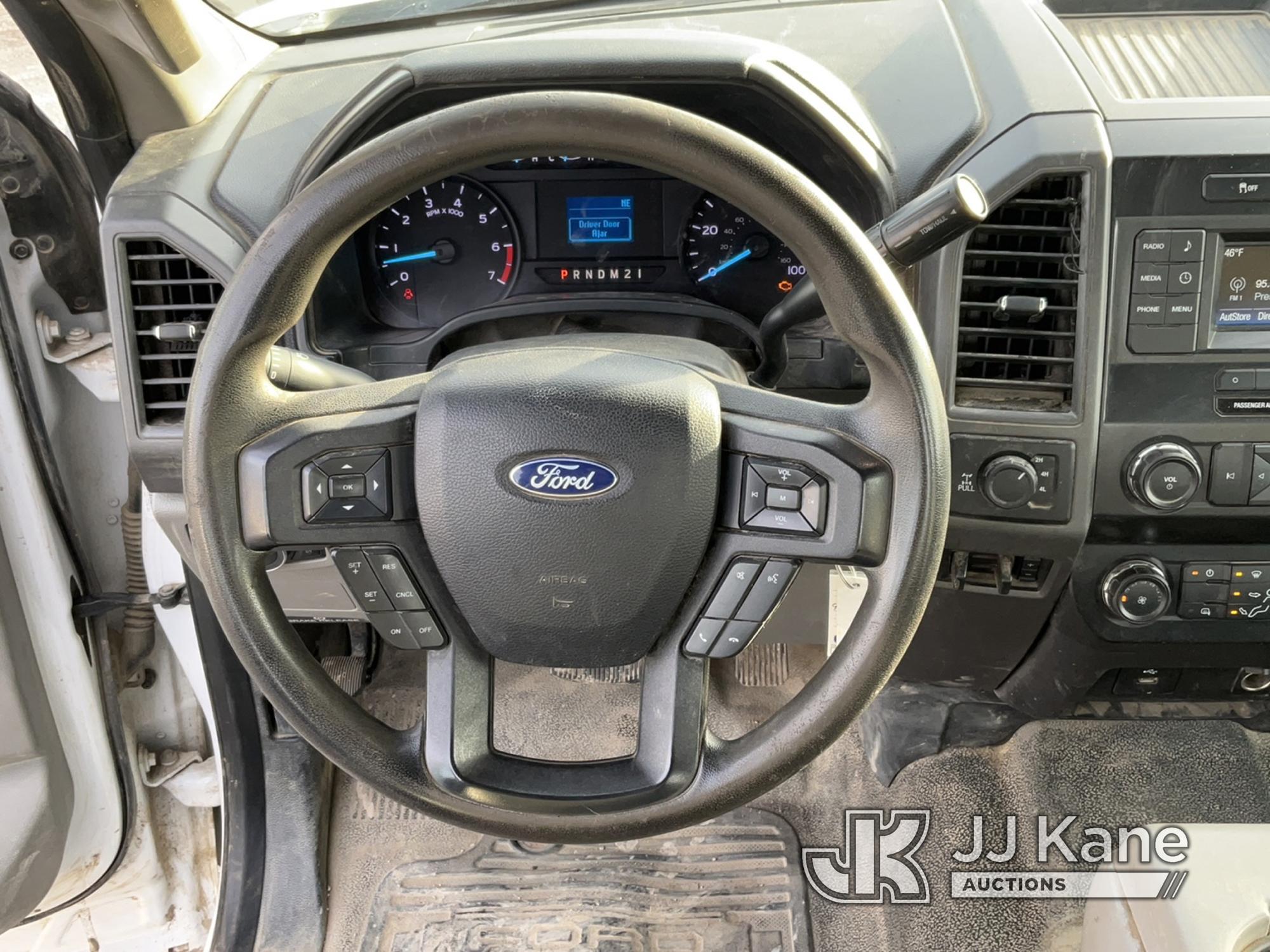 (Bloomington, IL) 2019 Ford F250 4x4 Extended-Cab Service Truck Runs & Moves) (Check Engine Light On