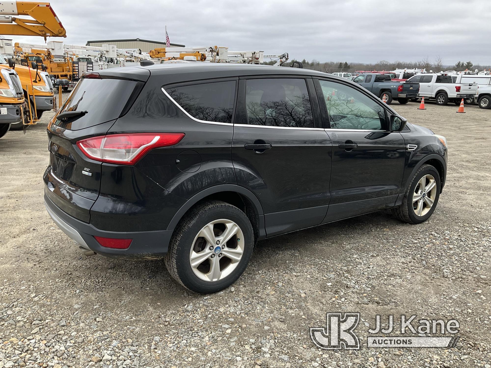 (Shrewsbury, MA) 2013 Ford Escape 4x4 4-Door Sport Utility Vehicle Runs & Moves) (Rust Damage