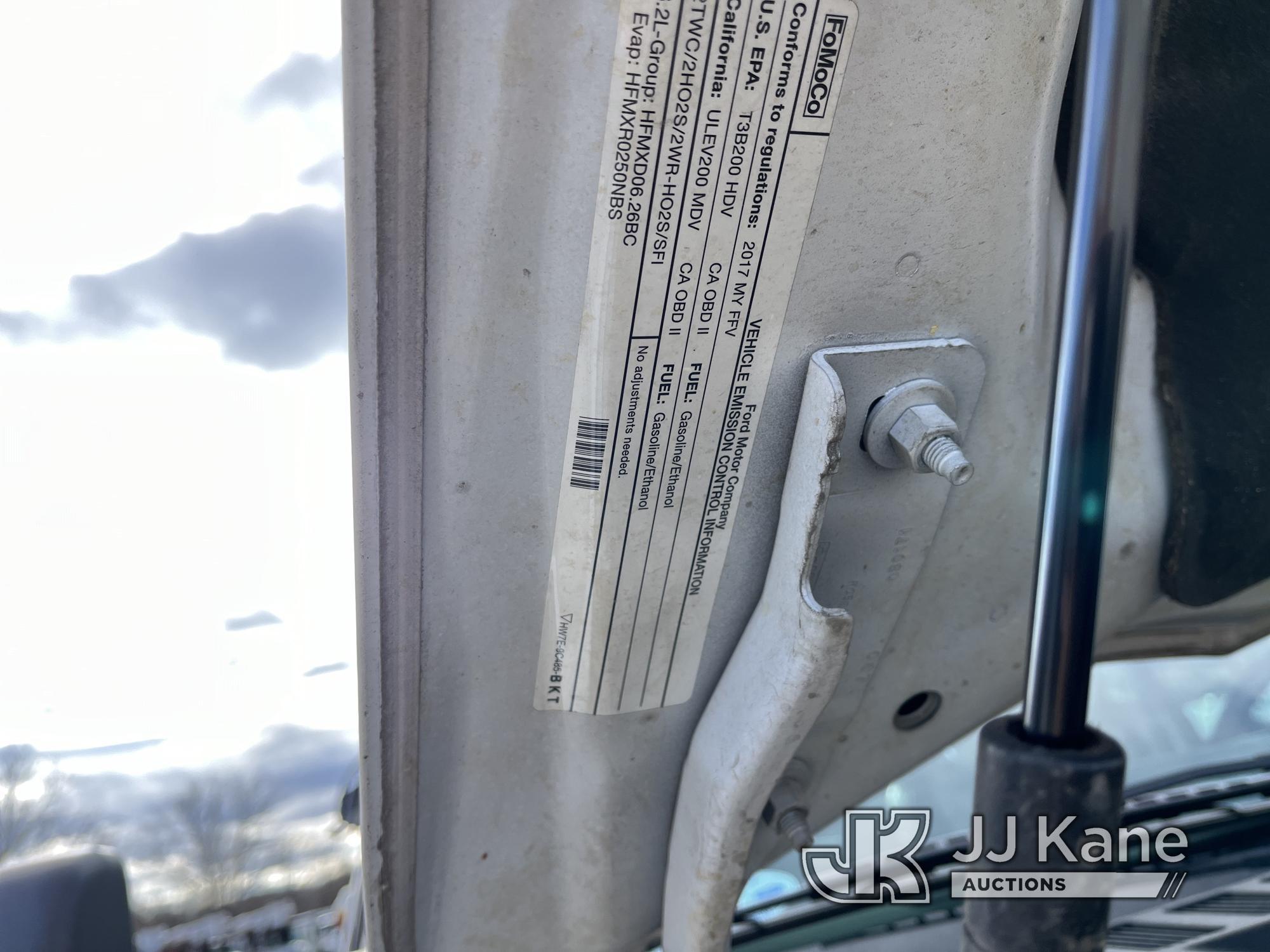 (Smock, PA) 2017 Ford F250 4x4 Extended-Cab Pickup Truck Runs & Moves, Side Mirror Housing Broken &