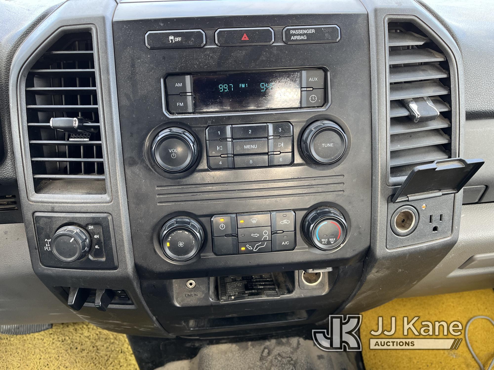 (Smock, PA) 2017 Ford F250 4x4 Extended-Cab Pickup Truck Runs & Moves, Side Mirror Housing Broken &