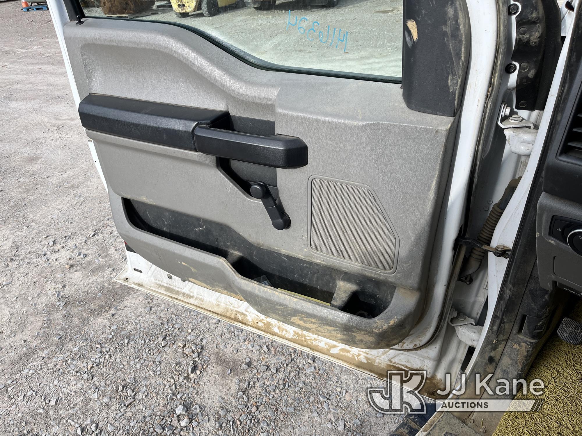 (Smock, PA) 2017 Ford F250 4x4 Extended-Cab Pickup Truck Runs & Moves, Side Mirror Housing Broken &