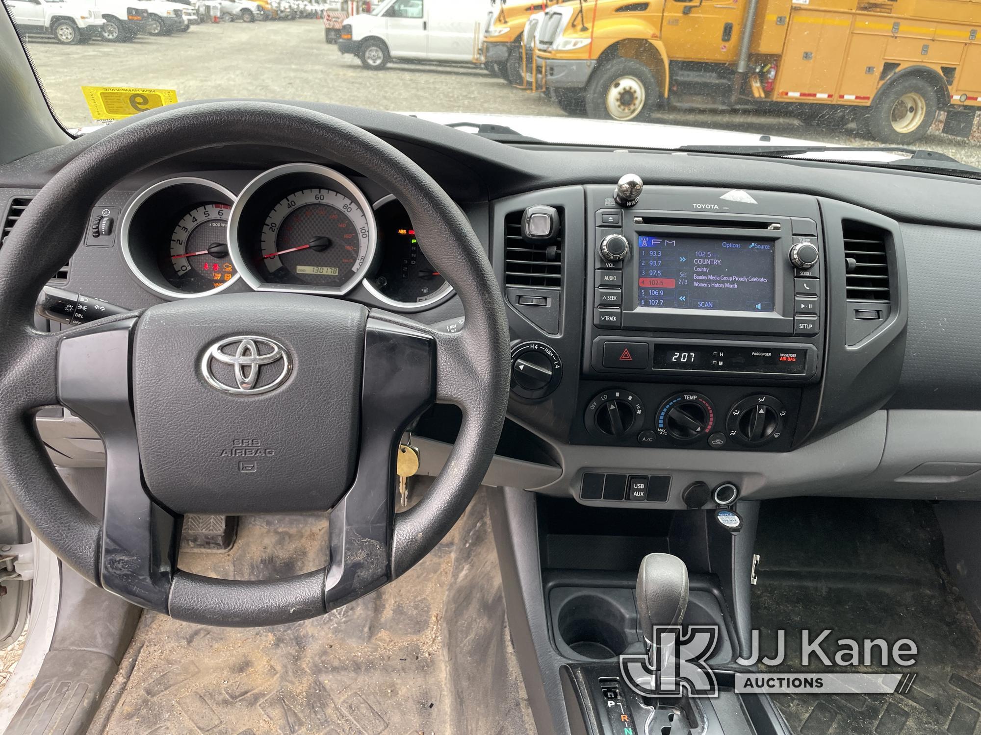 (Shrewsbury, MA) 2013 Toyota Tacoma 4x4 Extended-Cab Pickup Truck Runs & Moves) (ABS, Check Engine &