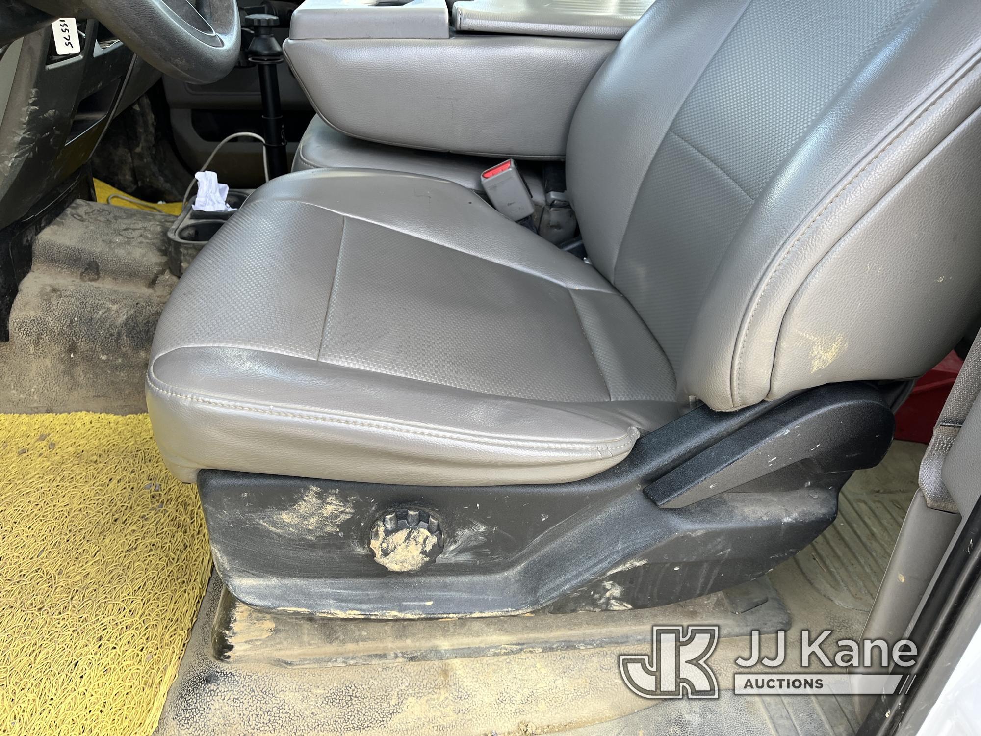 (Smock, PA) 2017 Ford F250 4x4 Extended-Cab Pickup Truck Runs & Moves, Side Mirror Housing Broken &