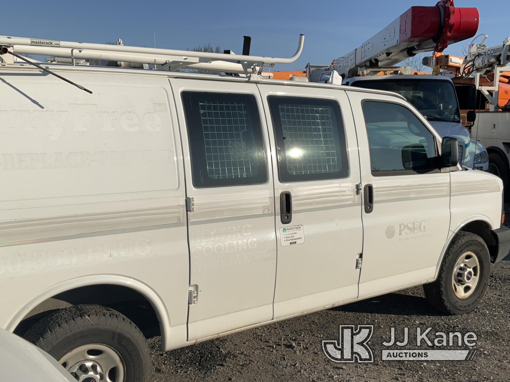 (Plymouth Meeting, PA) 2013 GMC Savana G3500 Cargo Van Runs & Moves, Body & Rust Damage