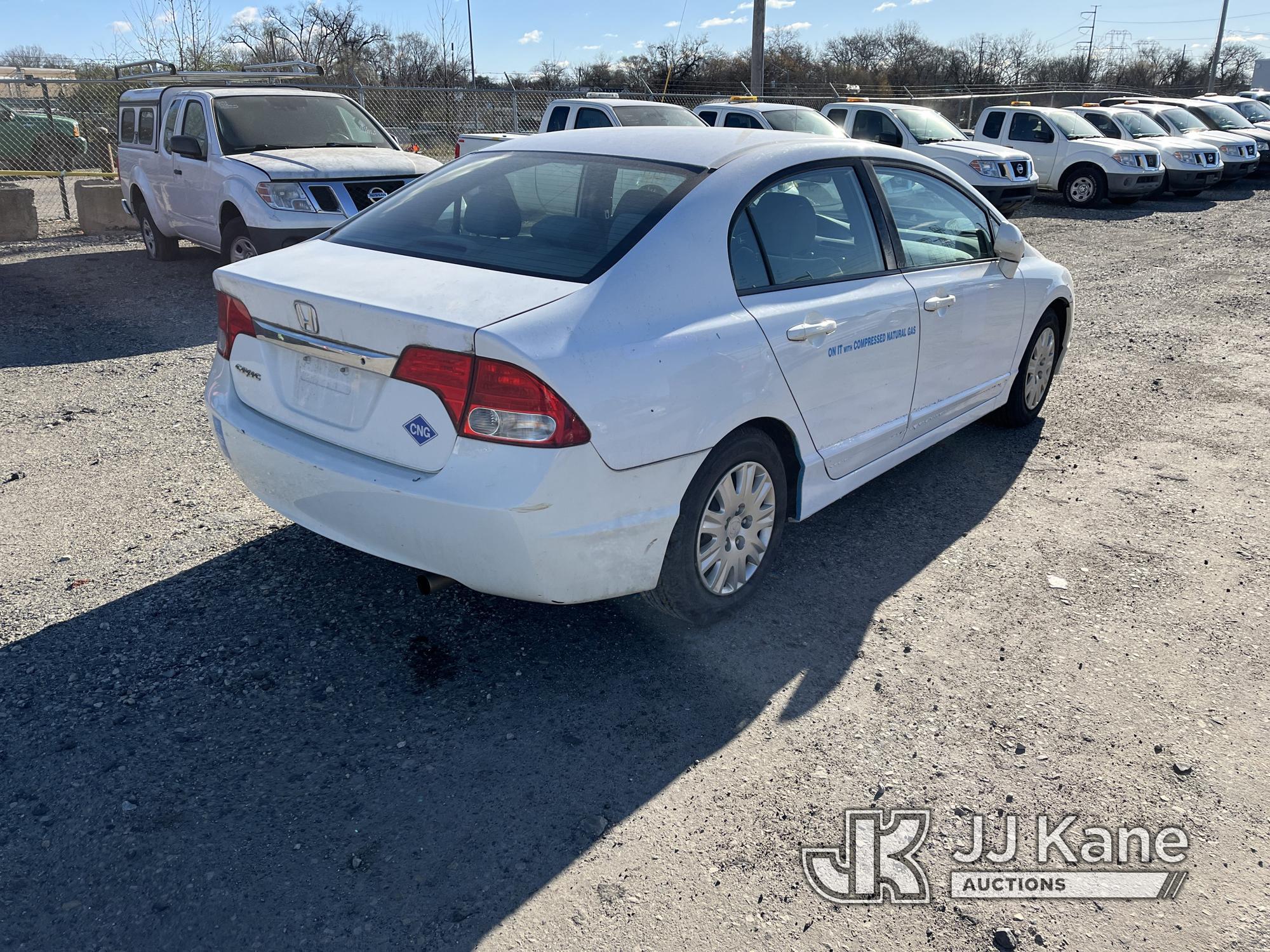 (Plymouth Meeting, PA) 2011 Honda Civic 4-Door Sedan CNG Only) (Runs & Moves, Dash Apart, Body & Rus