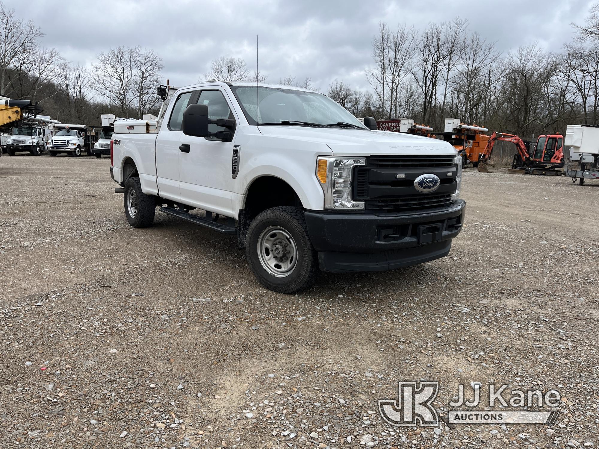 (Smock, PA) 2017 Ford F250 4x4 Extended-Cab Pickup Truck Runs & Moves, Rust Damage