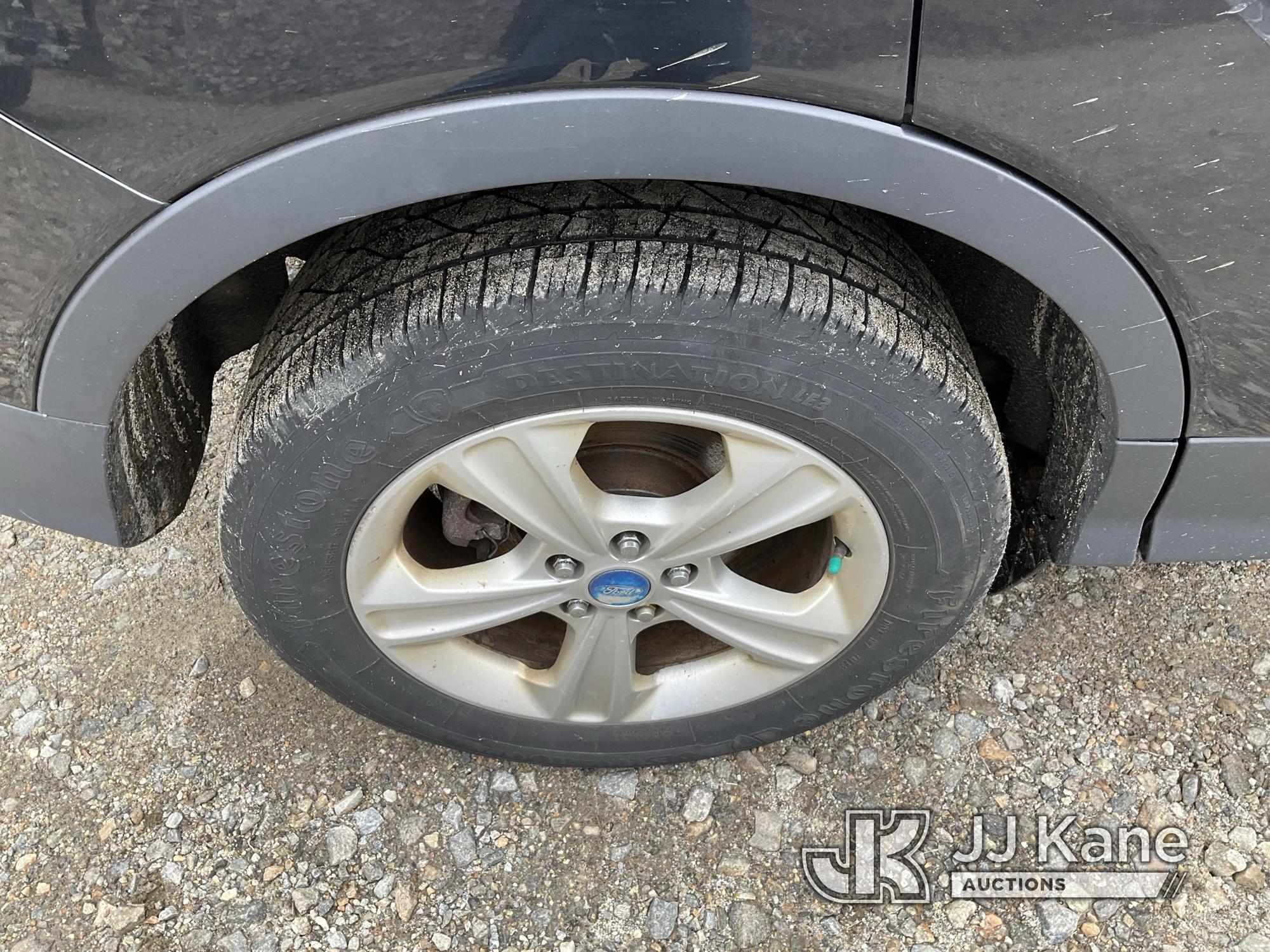 (Shrewsbury, MA) 2013 Ford Escape 4x4 4-Door Sport Utility Vehicle Runs & Moves) (Rust Damage