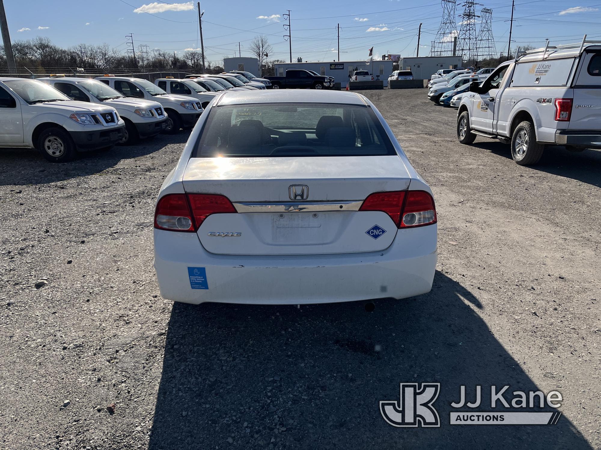 (Plymouth Meeting, PA) 2011 Honda Civic 4-Door Sedan CNG Only) (Runs & Moves, Dash Apart, Body & Rus