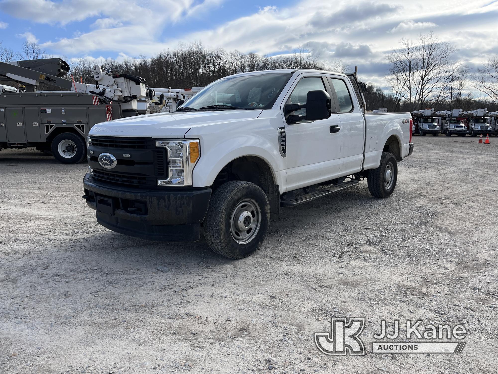 (Smock, PA) 2017 Ford F250 4x4 Extended-Cab Pickup Truck Runs & Moves, Side Mirror Housing Broken &