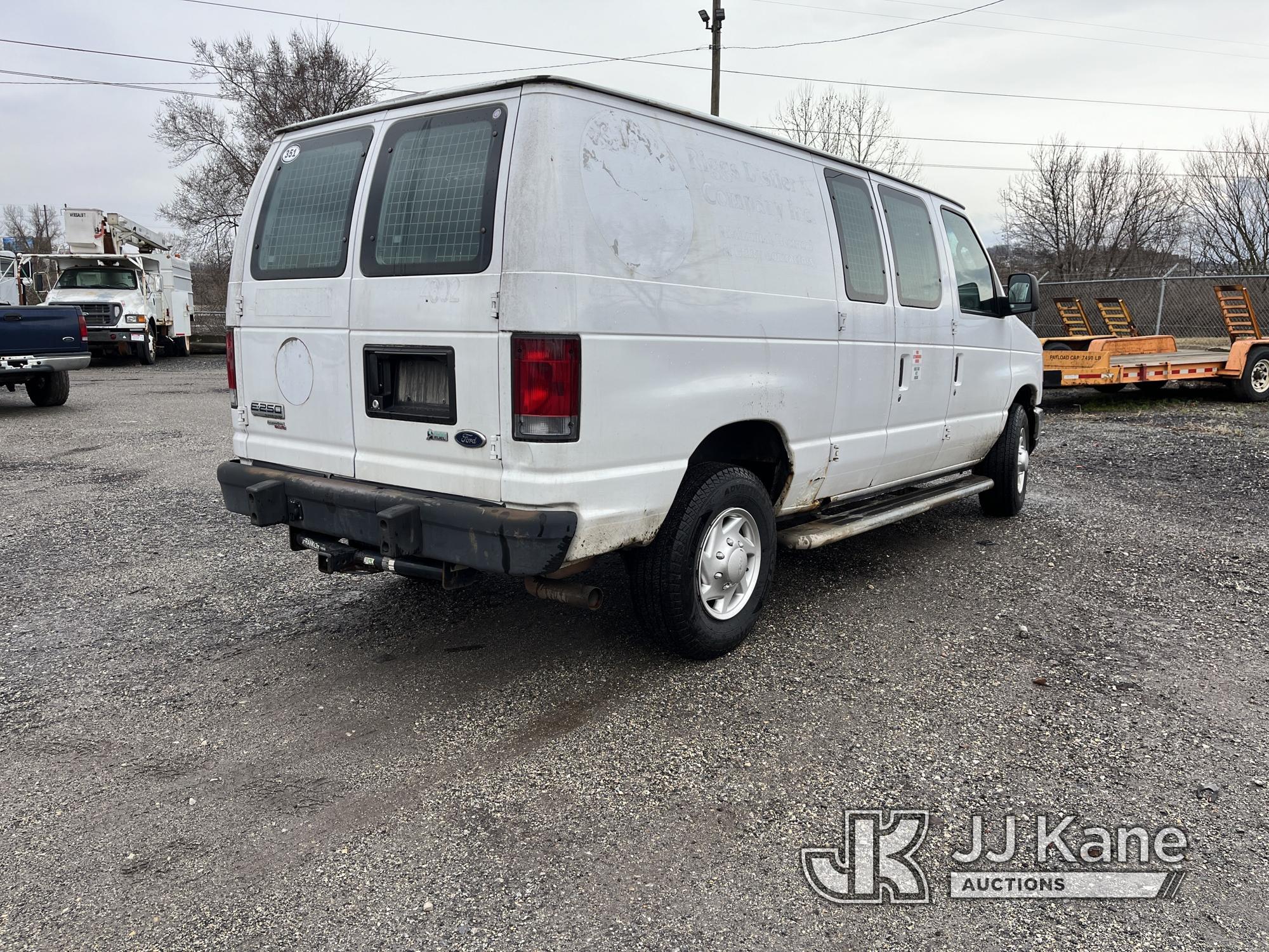 (Plymouth Meeting, PA) 2013 Ford E250 Cargo Van Runs & Moves, Body & Rust Damage