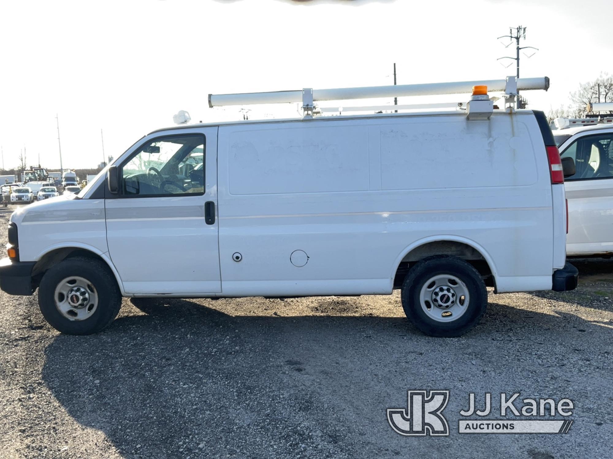 (Plymouth Meeting, PA) 2013 GMC Savana G3500 Cargo Van Runs & Moves, Body & Rust Damage