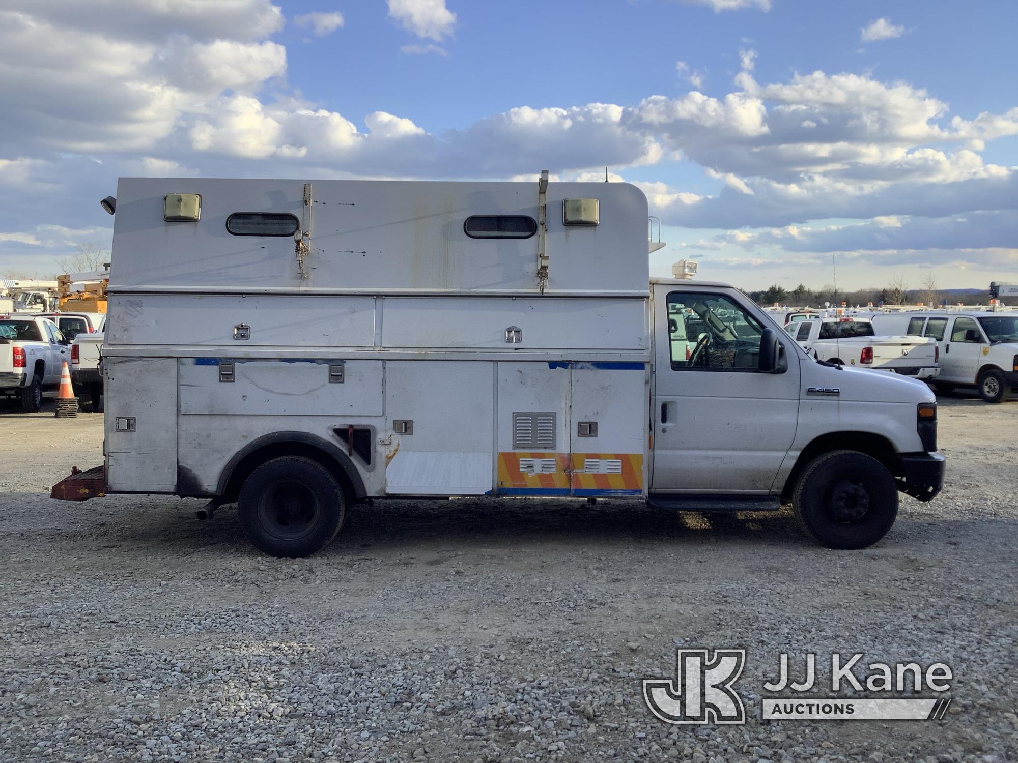 (Shrewsbury, MA) 2010 Ford E450 Cutaway Enclosed Service Van Runs & Moves) (Body & Rust Damage