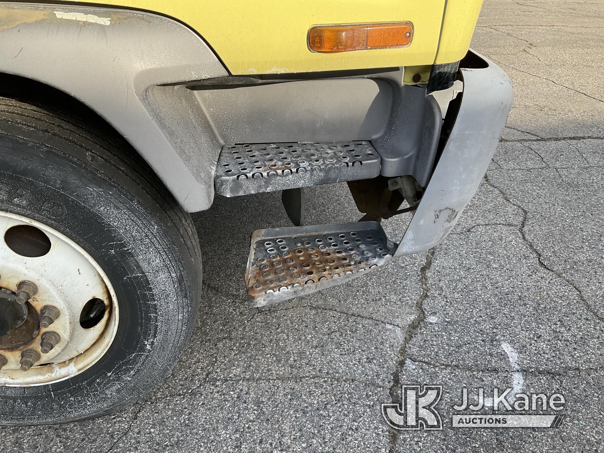 (Wells, ME) 2007 Chevrolet T7500 Dump Truck Runs & Moves) (Jump to Start, Body Damage, Rust Damage,