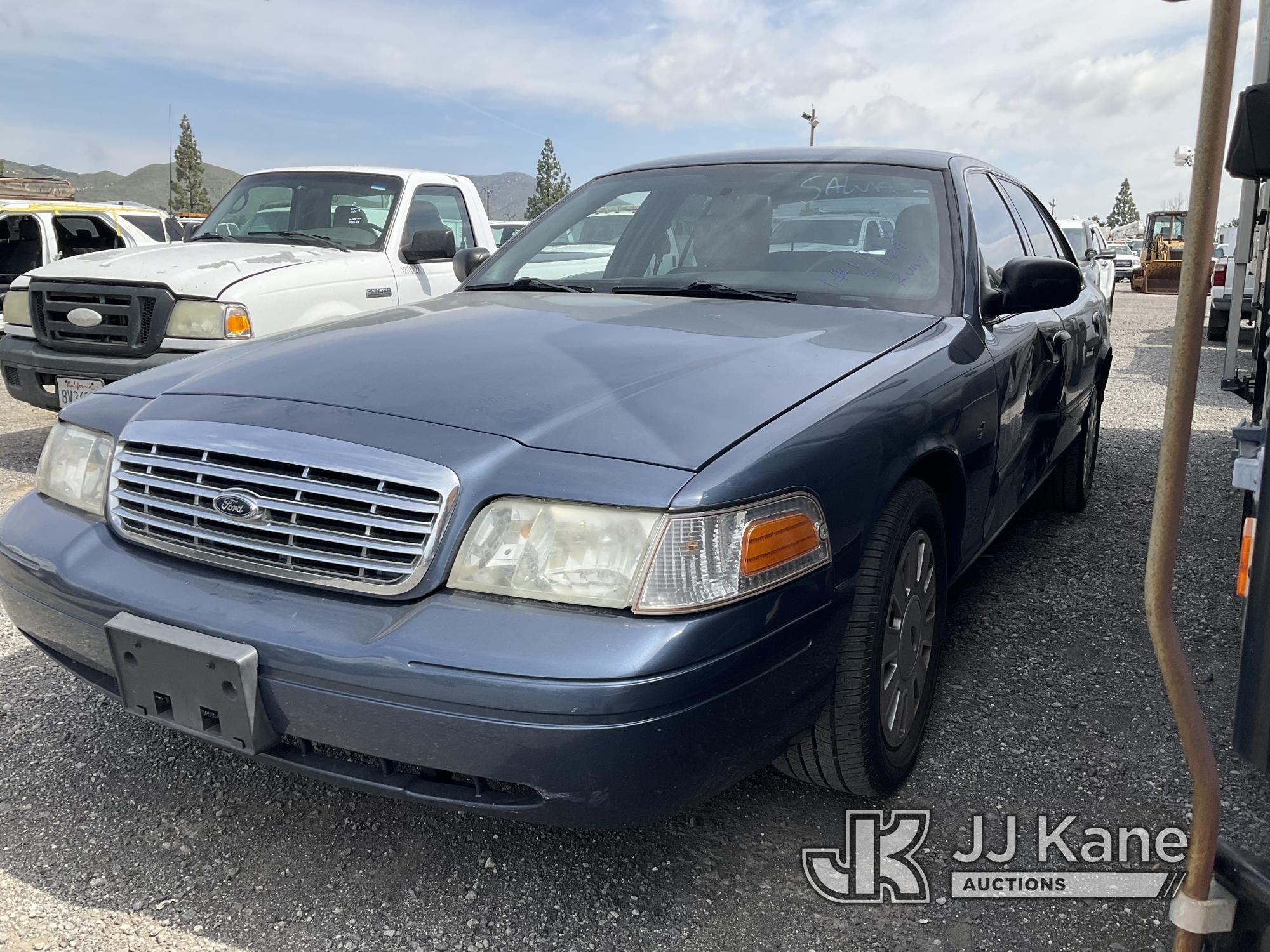 (Jurupa Valley, CA) 2010 Ford Crown Victoria Police Interceptor 4-Door Sedan Runs & Moves Driver Sid