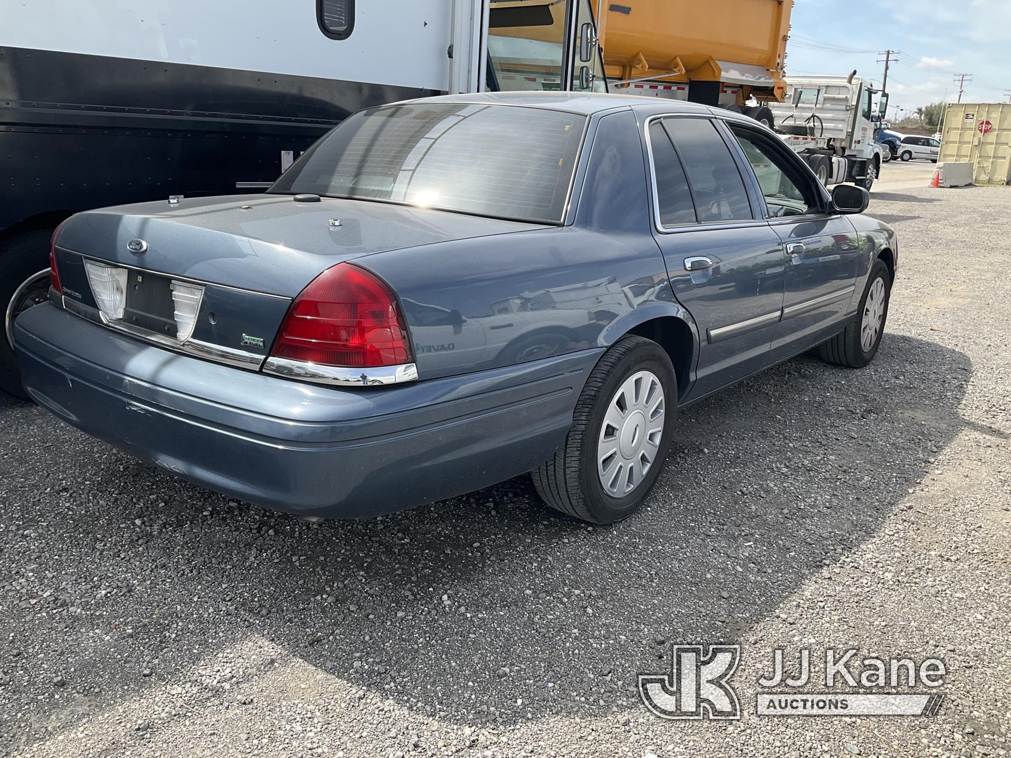 (Jurupa Valley, CA) 2010 Ford Crown Victoria Police Interceptor 4-Door Sedan Runs & Moves Driver Sid