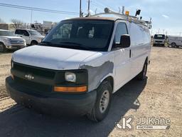 (Waxahachie, TX) 2007 Chevrolet Express G2500 Cargo Van Runs & Moves, Cracked Windshield