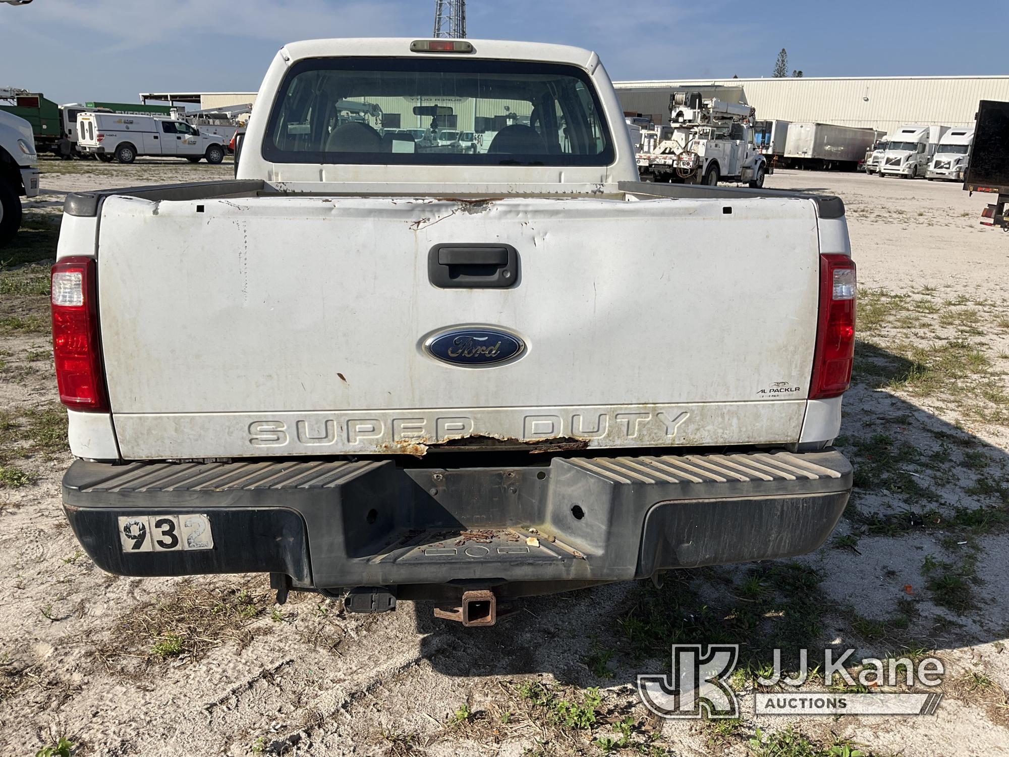 (Westlake, FL) 2010 Ford F250 Crew-Cab Pickup Truck Runs & Moves) (Engine Manifold Leak, Body/Rust D