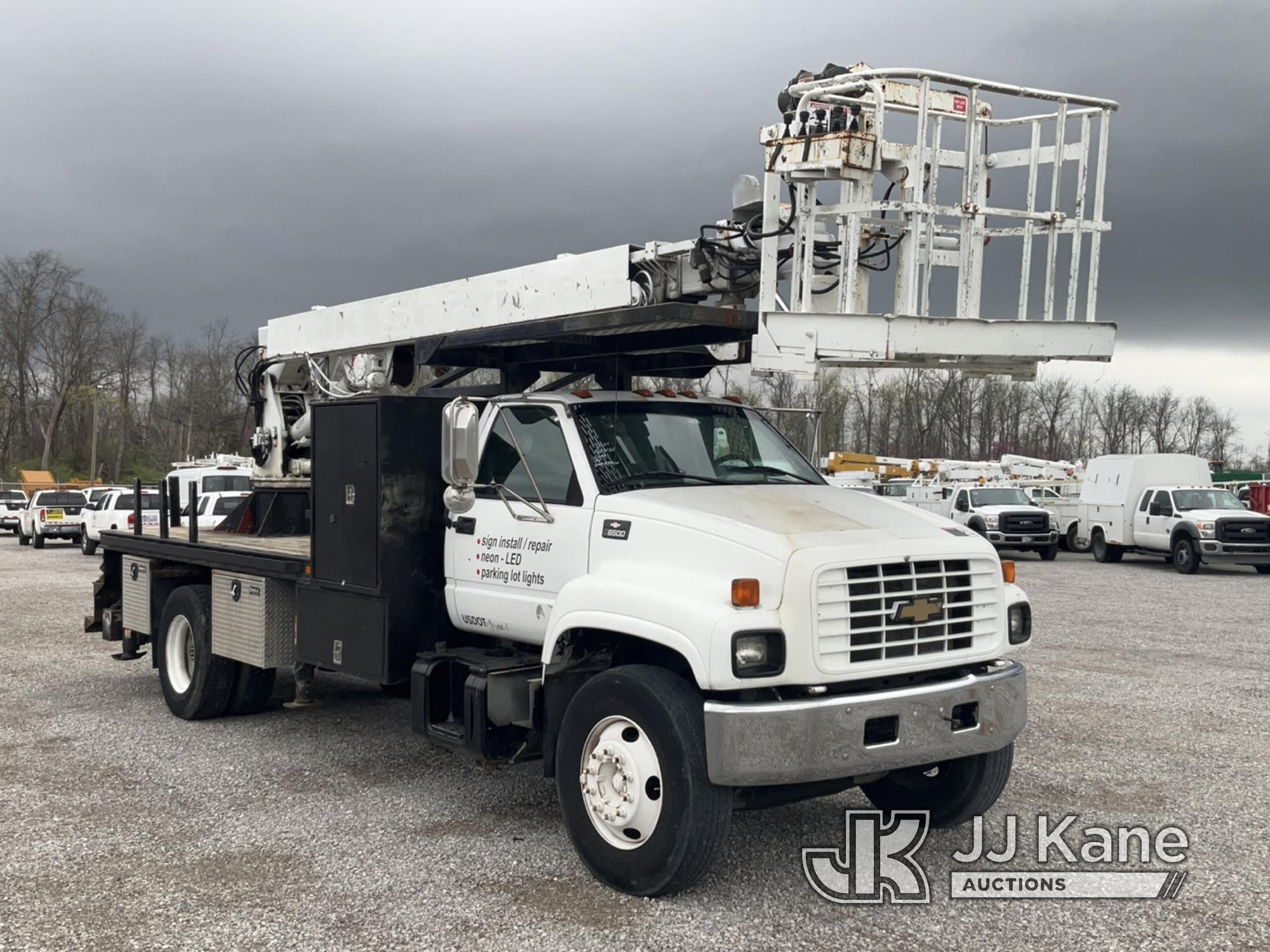 (Verona, KY) Skyhoist SX57, Telescopic Non-Insulated Sign Crane/Platform Lift rear mounted on 2001 C