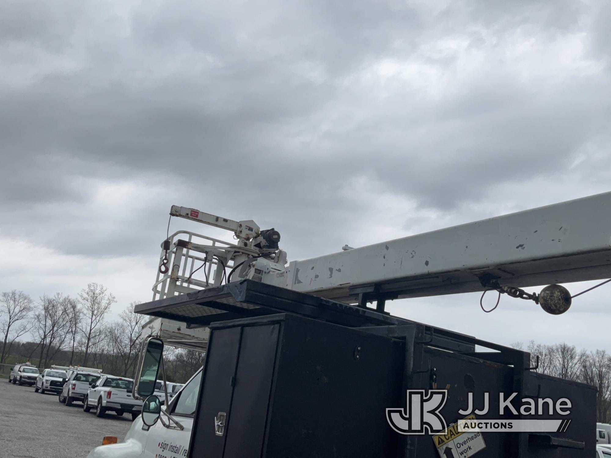 (Verona, KY) Skyhoist SX57, Telescopic Non-Insulated Sign Crane/Platform Lift rear mounted on 2001 C